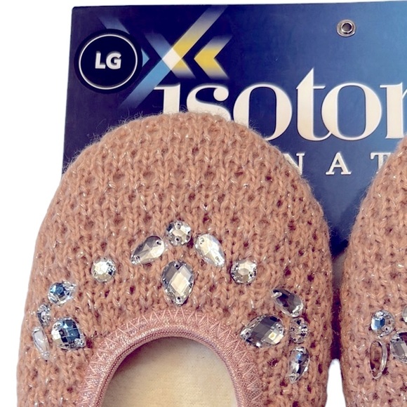 NWT Isotoner Signature Slippers in Sand Size Large (8/9) - Picture 2 of 6